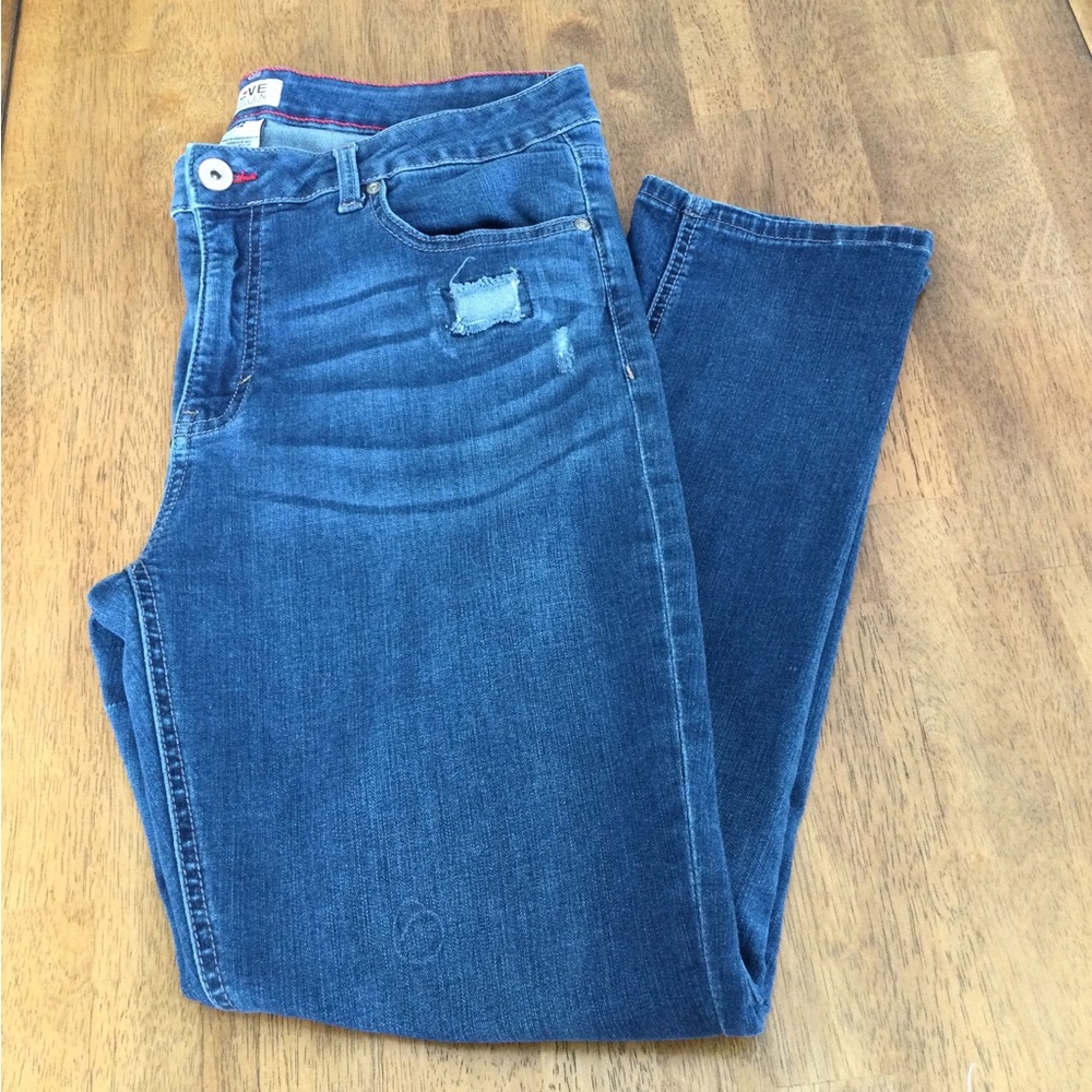 L❤️ve Ellen Degeneres  Distressed Women’s  Jeans, Size 12